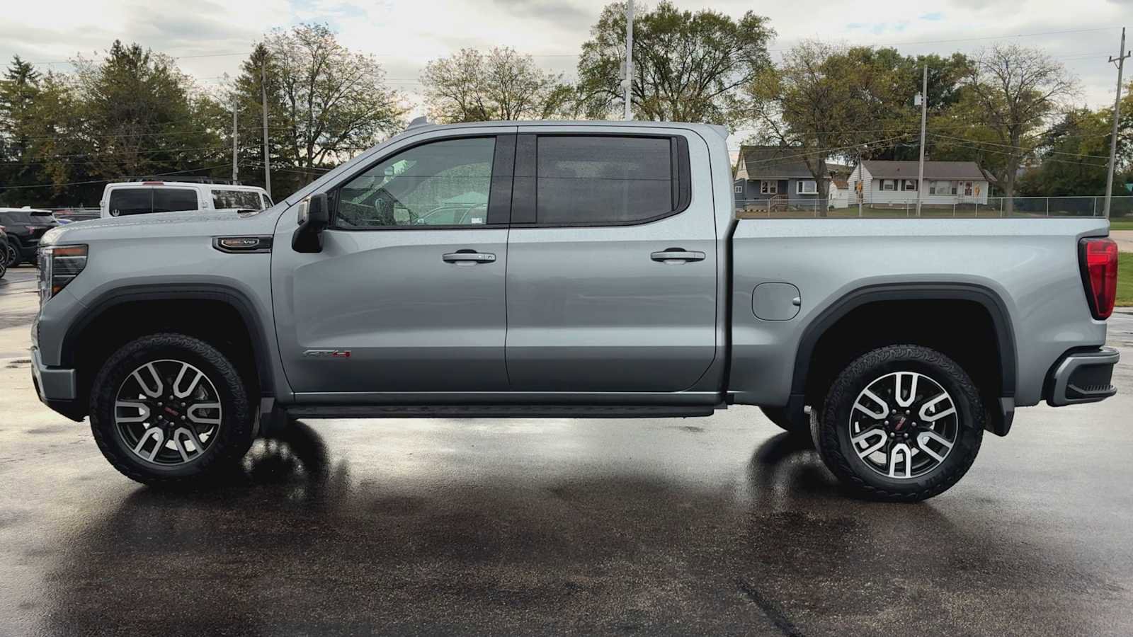 Used 2023 GMC Sierra 1500 AT4 w/ AT4 Premium Package image 5