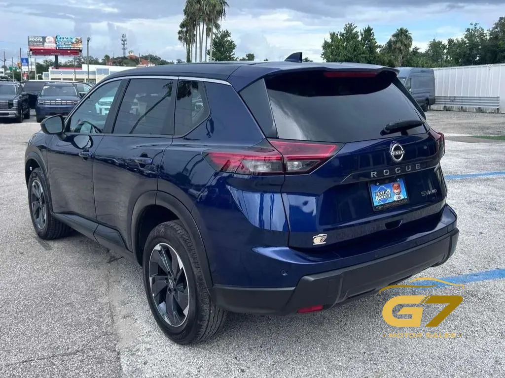 Used 2024 Nissan Rogue SV AWD/4WD image 12