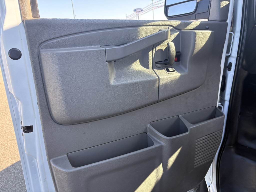 Used 2020 Chevrolet Express 3500 Extended w/ Driver Convenience Package RWD image 21