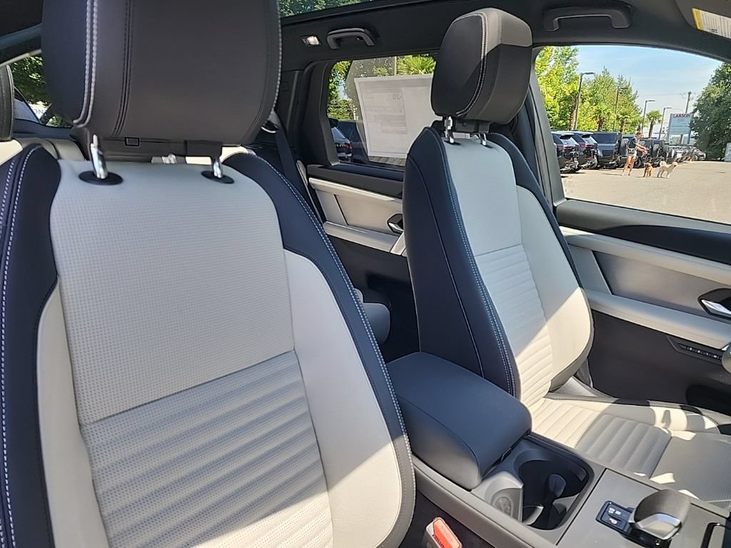 New 2026 Land Rover Discovery Sport Landmark AWD/4WD image 21