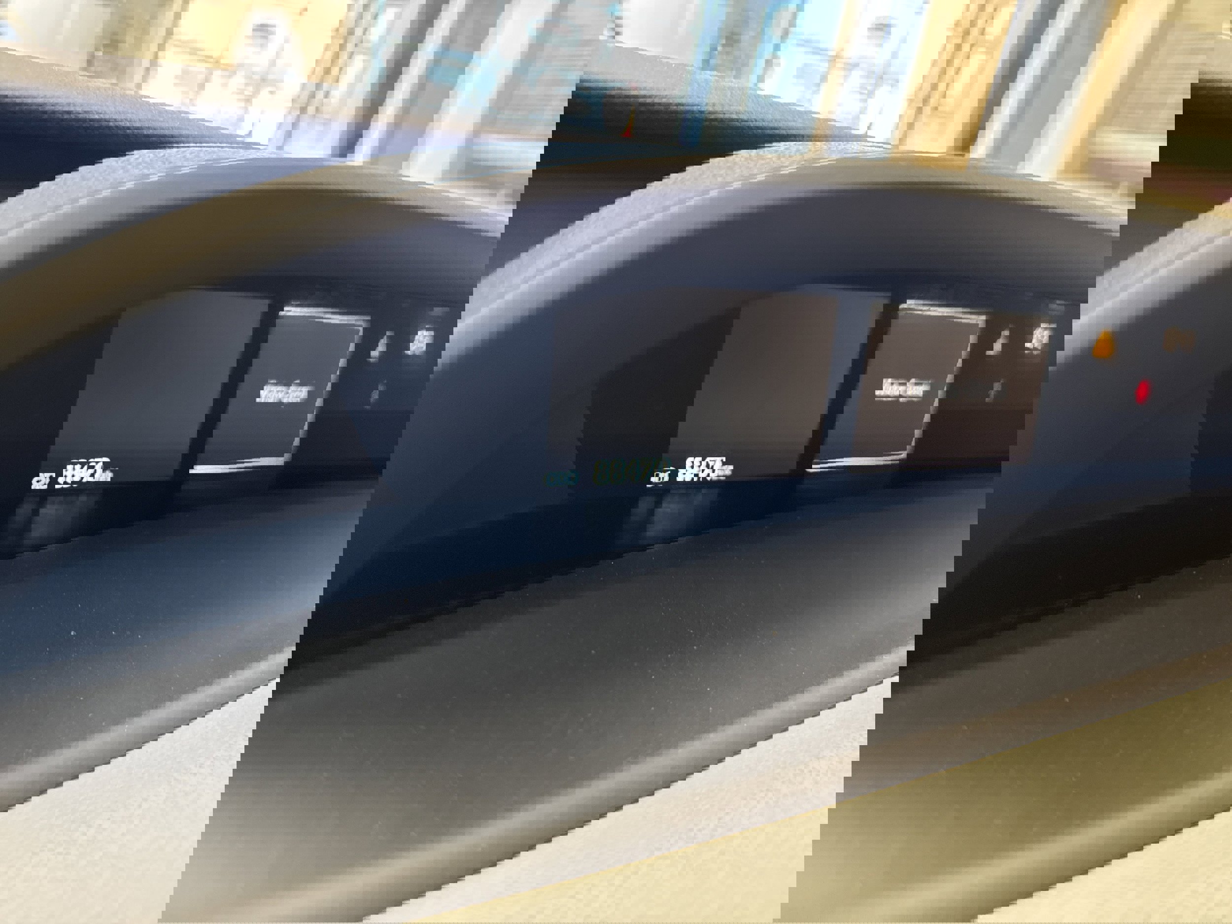 Used 2019 Toyota Prius XLE AWD/4WD image 5