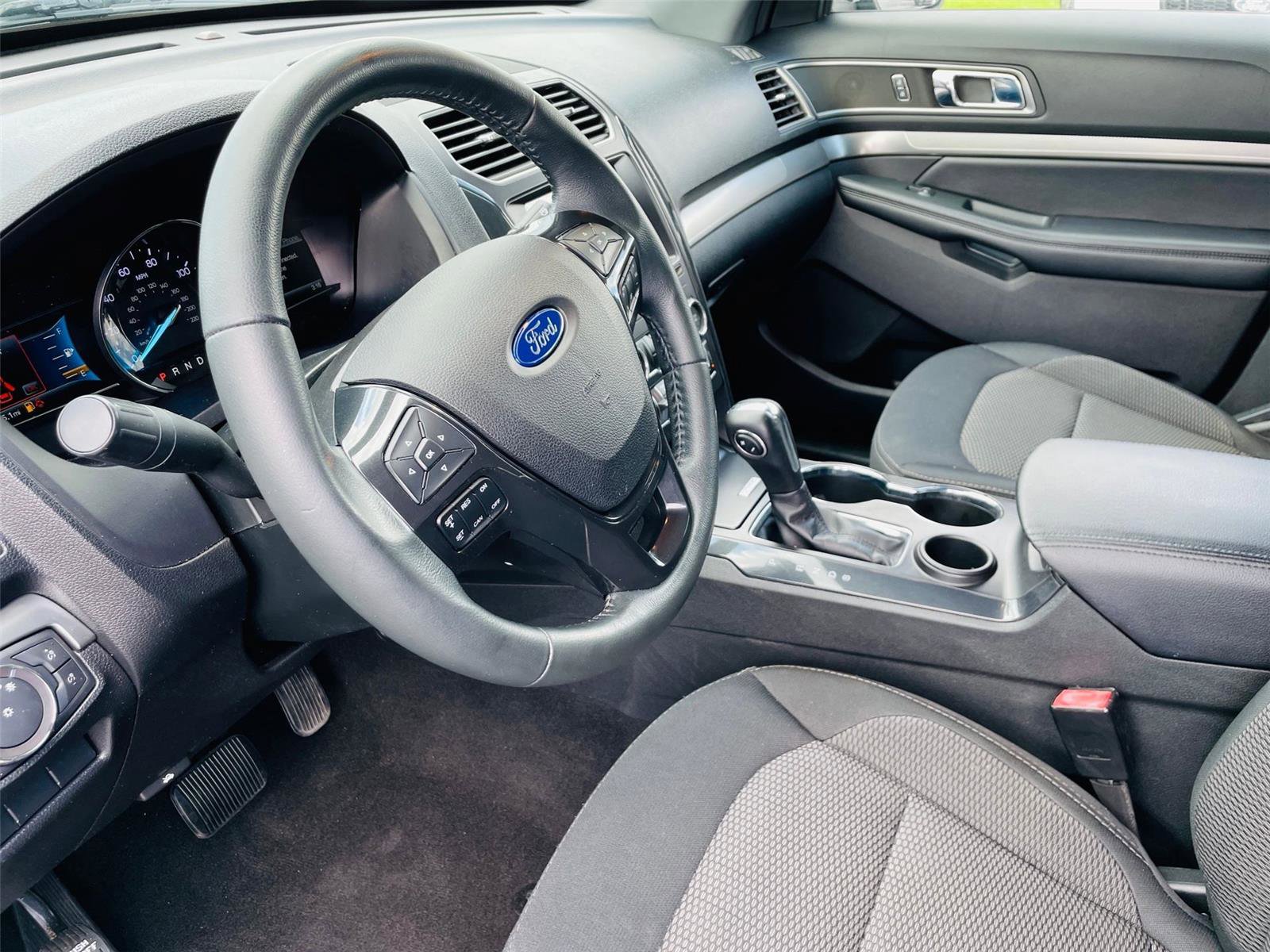 Used 2019 Ford Explorer XLT w/ Equipment Group 201A FWD image 8