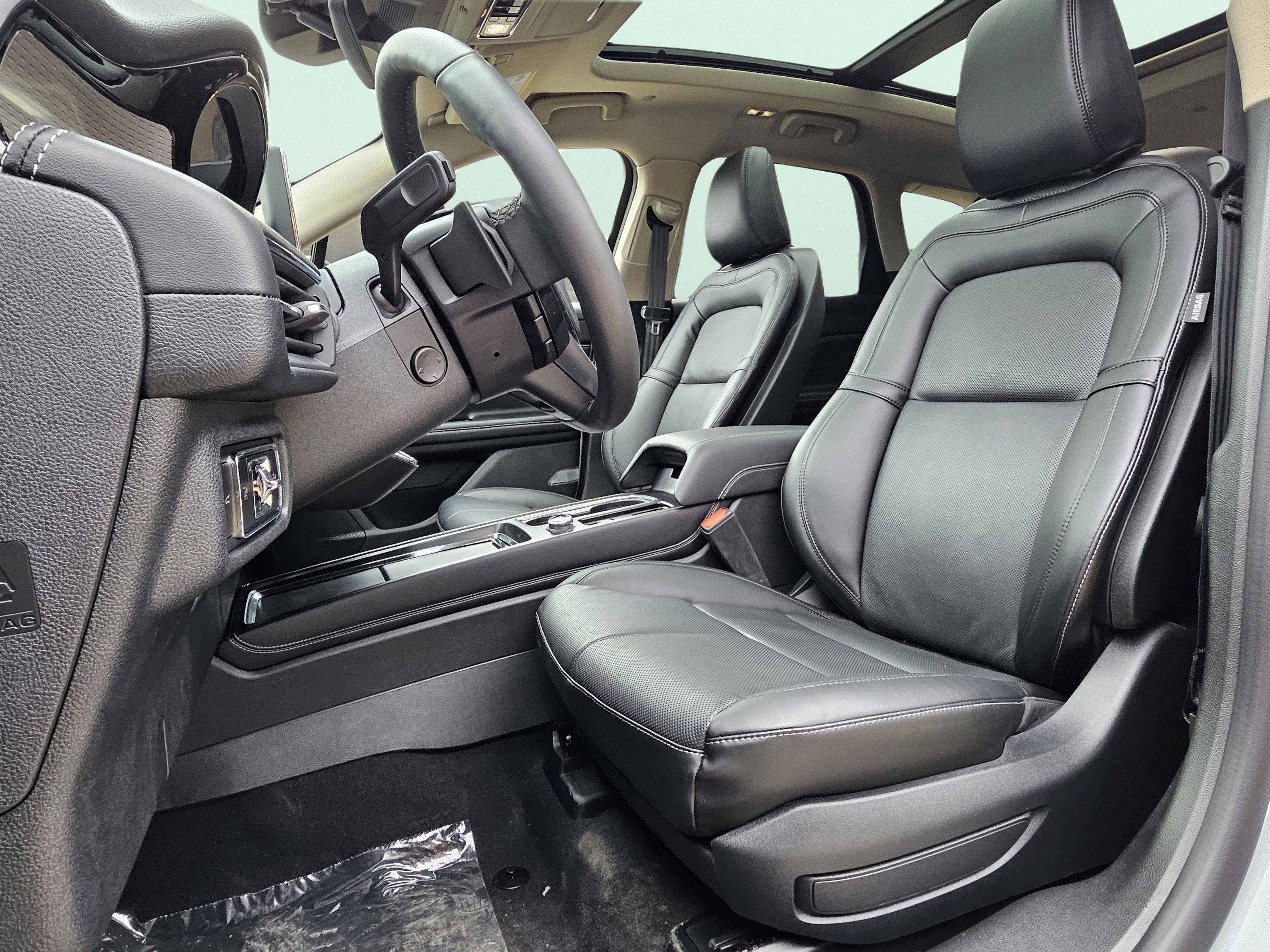 New 2026 Lincoln Corsair Reserve w/ Jet Appearance Package AWD/4WD image 12