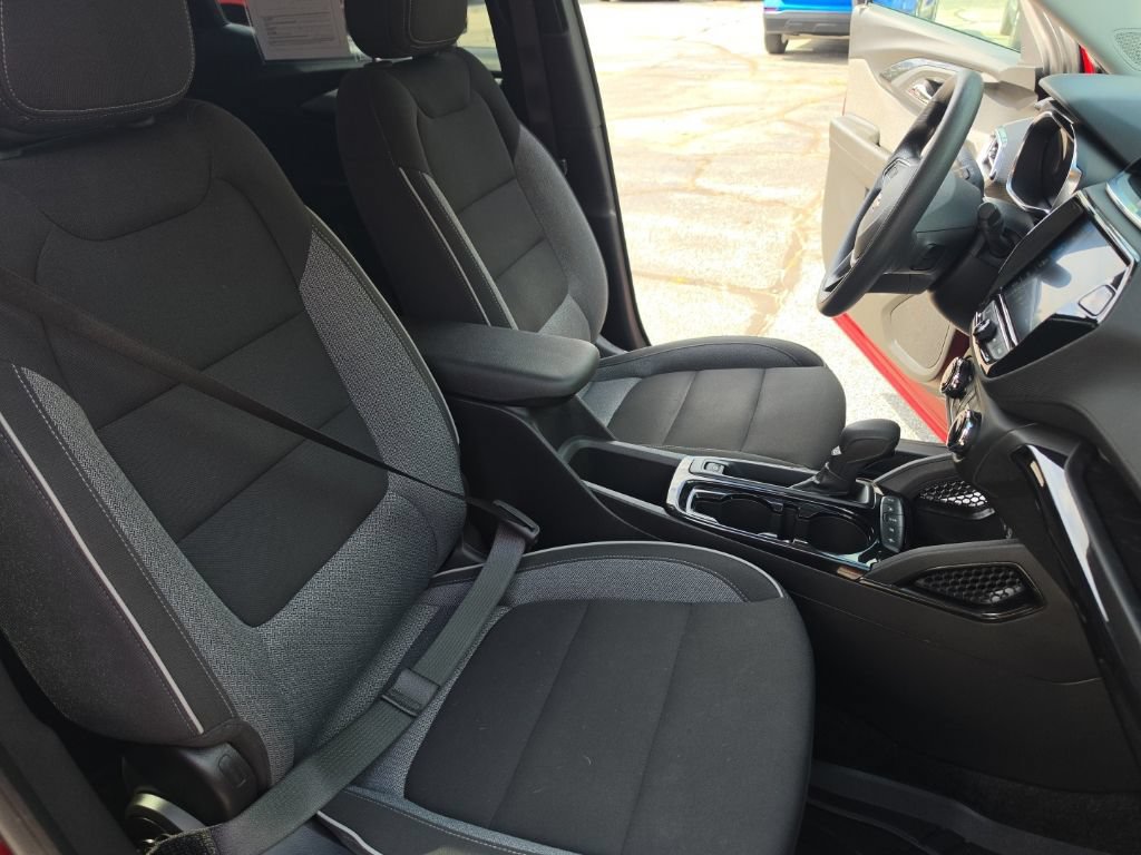 Certified 2023 Chevrolet TrailBlazer LT w/ Convenience Package FWD image 26