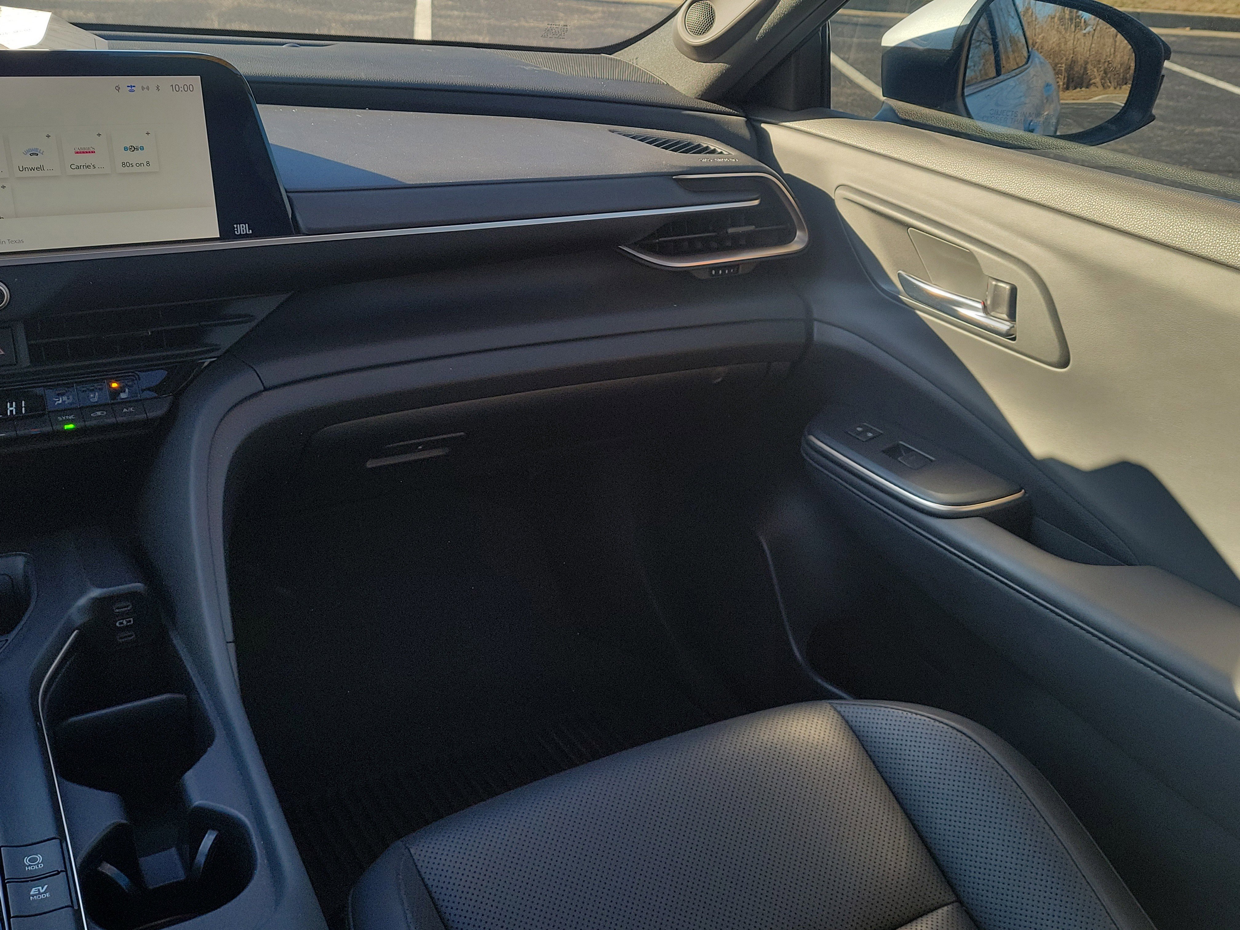 Used 2023 Toyota Crown Limited image 11