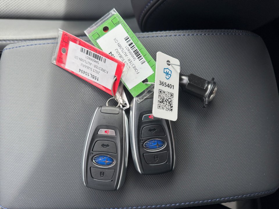 Used 2025 Subaru Forester Limited w/ Protection Package image 38