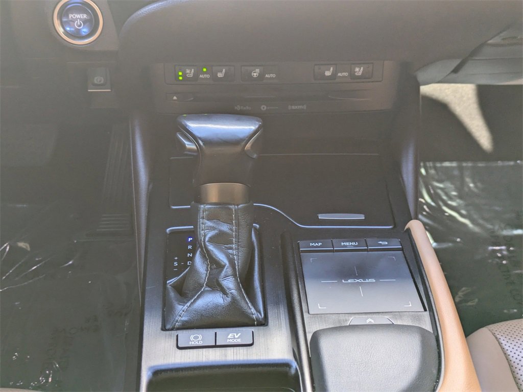 Used 2020 Lexus ES 300h w/ Premium Package image 18