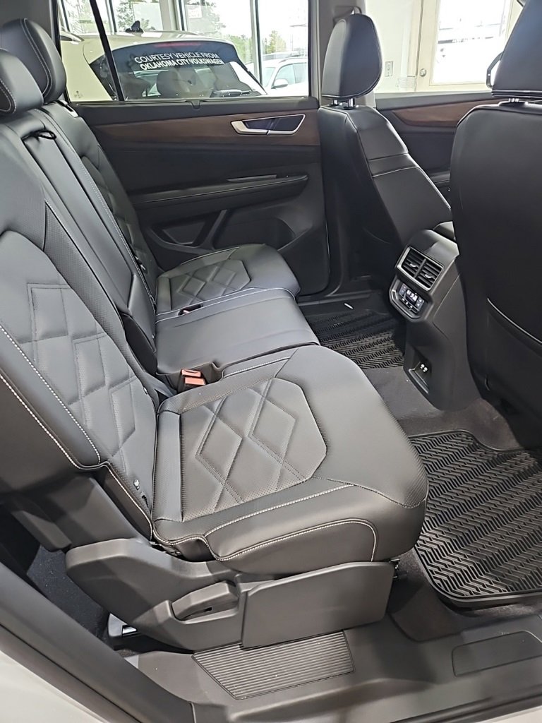 New 2026 Volkswagen Atlas SE image 17