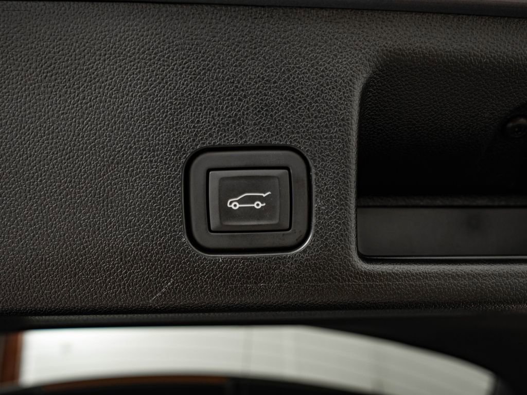 Used 2024 Chevrolet Equinox EV LT FWD image 20
