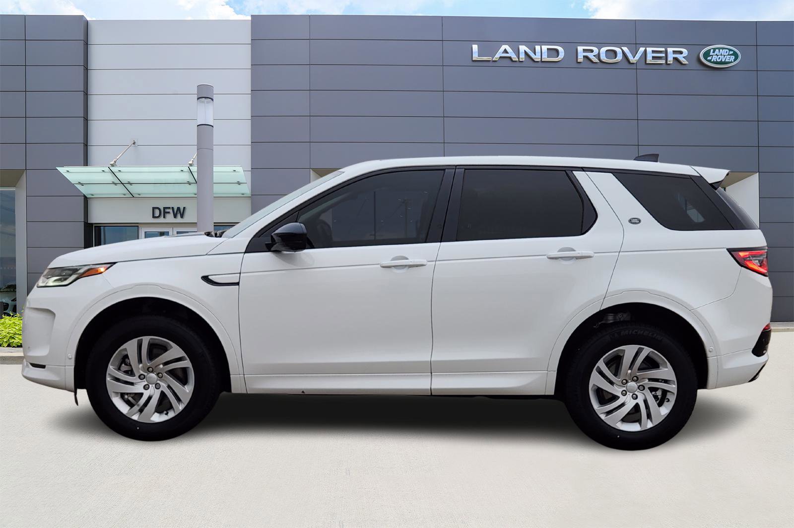 New 2025 Land Rover Discovery Sport S image 3