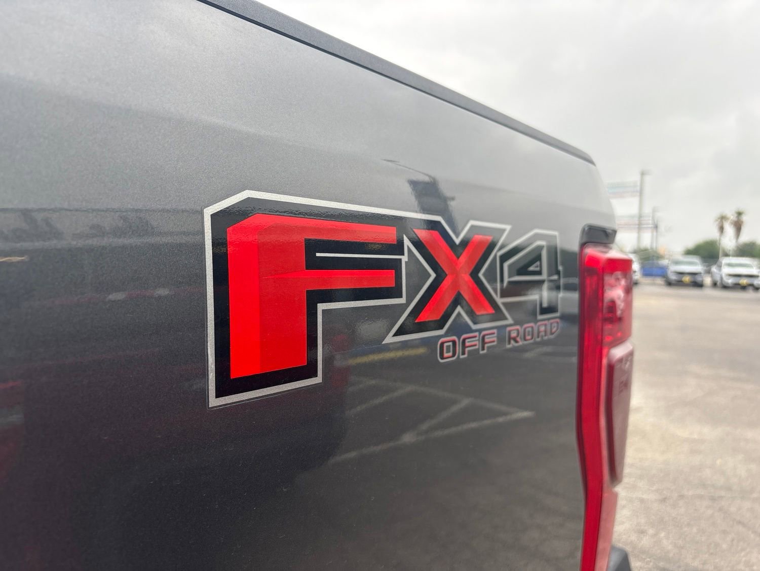 Used 2020 Ford F250 Platinum w/ FX4 Off-Road Package AWD/4WD image 13