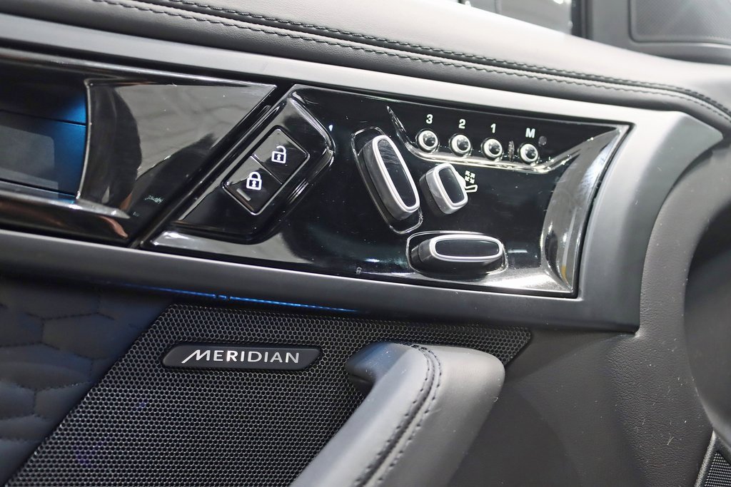 Used 2023 Jaguar F-TYPE R image 31