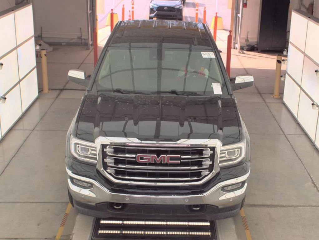 Used 2018 GMC Sierra 1500 SLT image 2