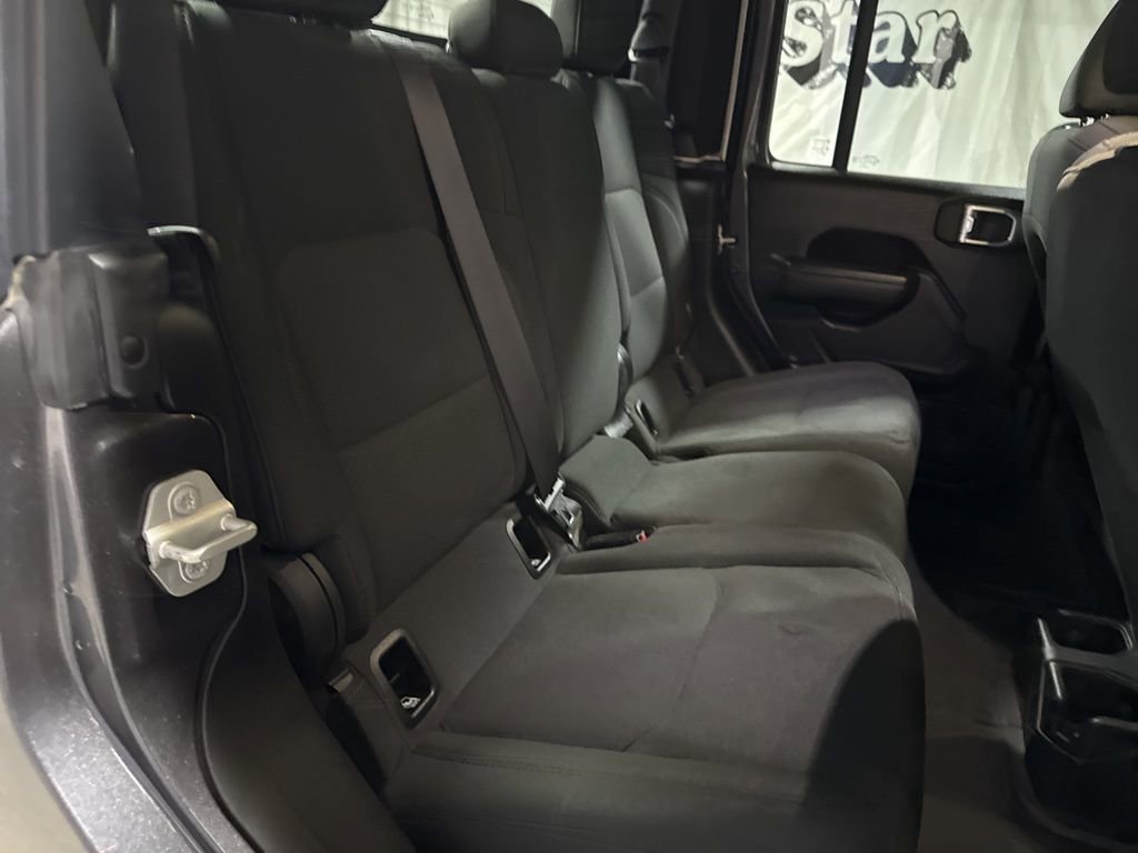 Used 2023 Jeep Gladiator Sport AWD/4WD image 13