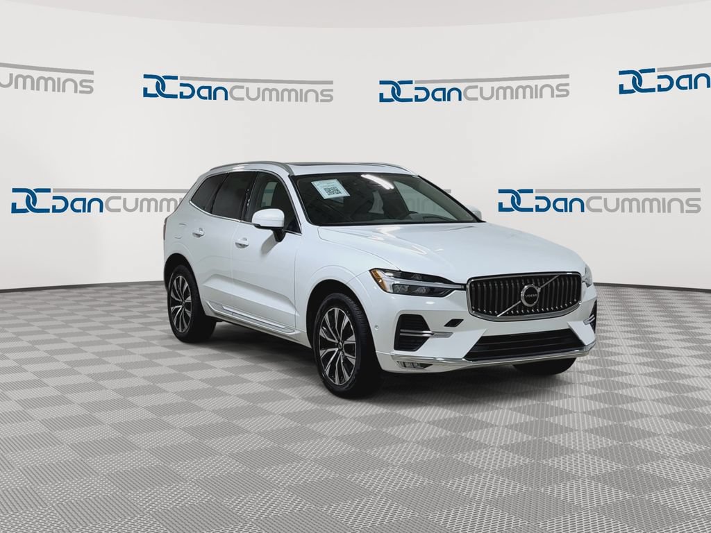 Used 2023 Volvo XC60 B5 Plus FWD image 2