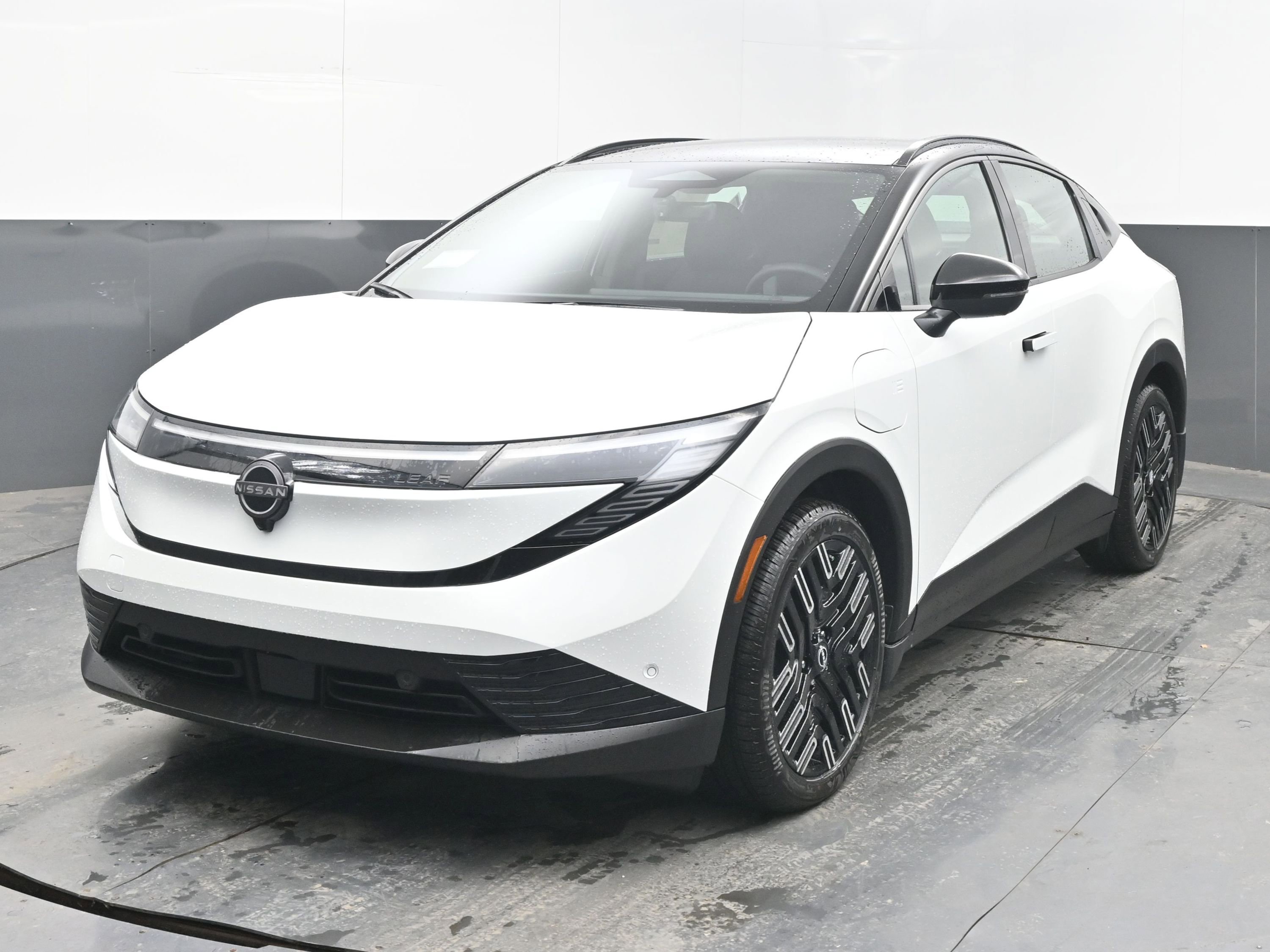 New 2026 Nissan Leaf Platinum+ image 3