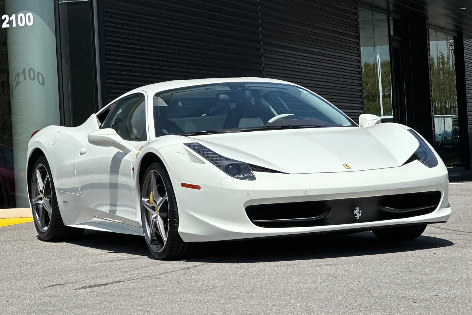 Used 2014 Ferrari 458 Italia Coupe RWD image 10