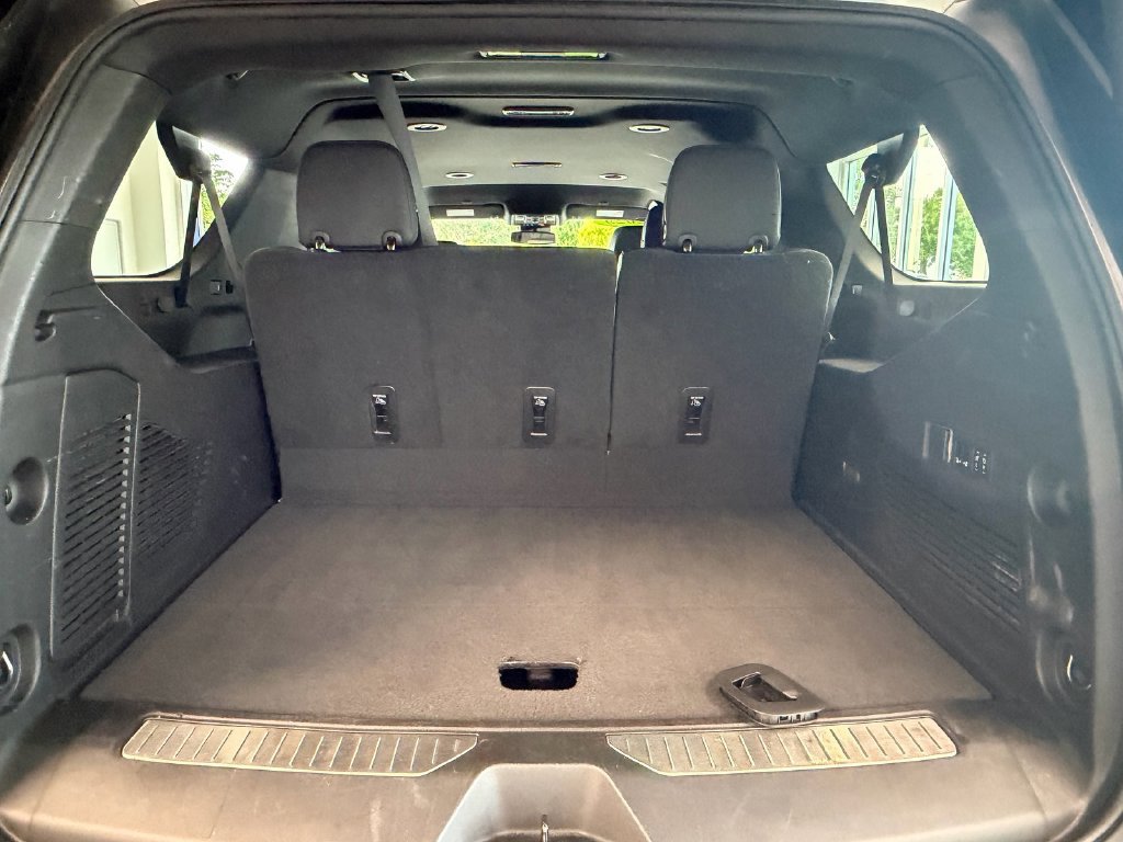 Certified 2023 Chevrolet Suburban RST w/ Luxury Package RWD image 17