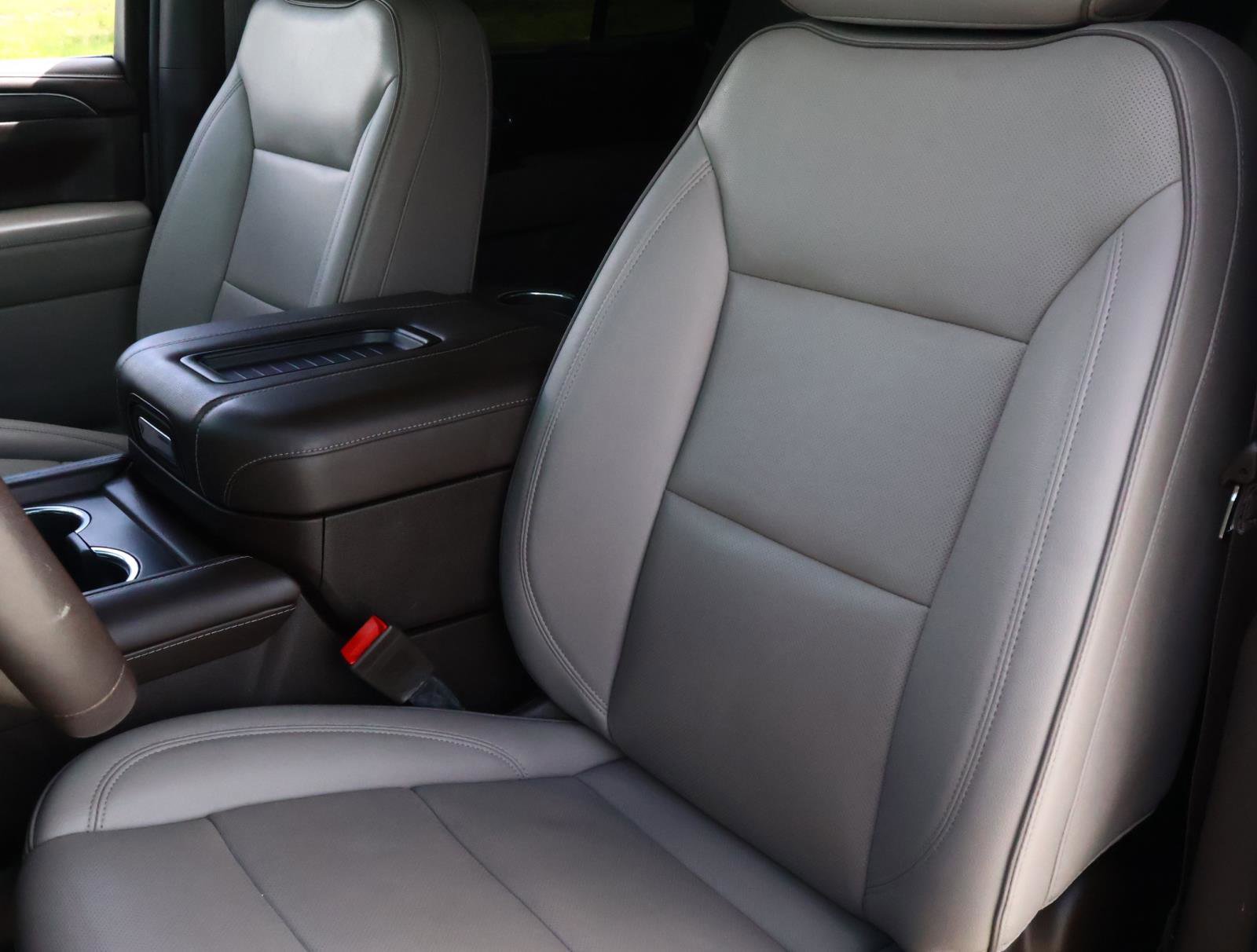 Used 2023 GMC Yukon SLT w/ SLT Luxury Package RWD image 14