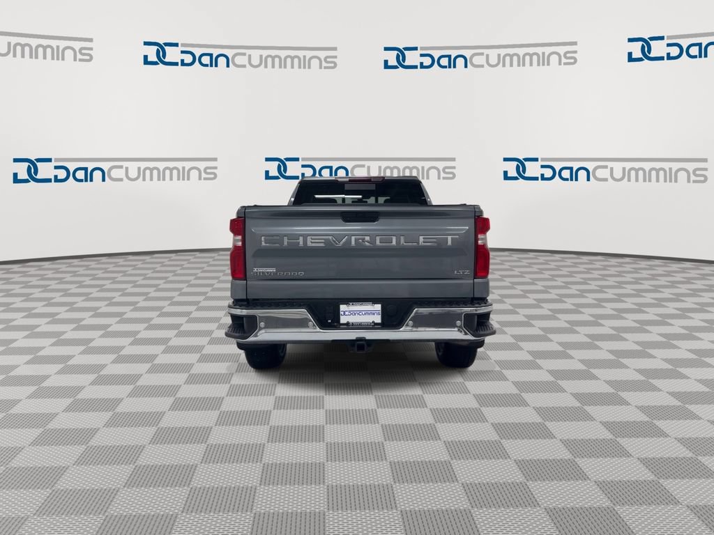 Used 2022 Chevrolet Silverado 1500 LTZ w/ LTZ Convenience Package II AWD/4WD image 7