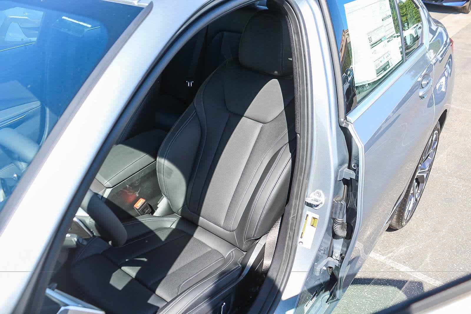 New 2026 BMW 330i Sedan w/ Convenience Package RWD image 32
