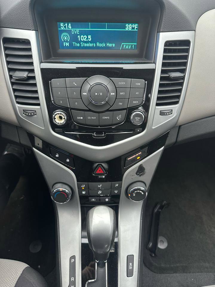 Used 2013 Chevrolet Cruze LS image 15