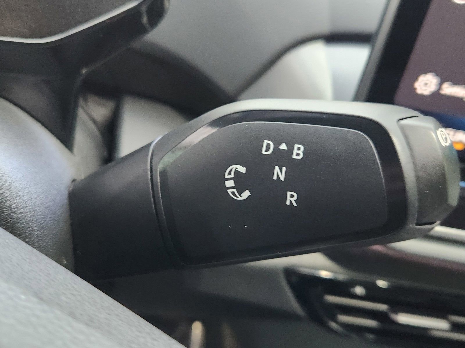 Used 2024 Volkswagen ID.4 Pro image 39