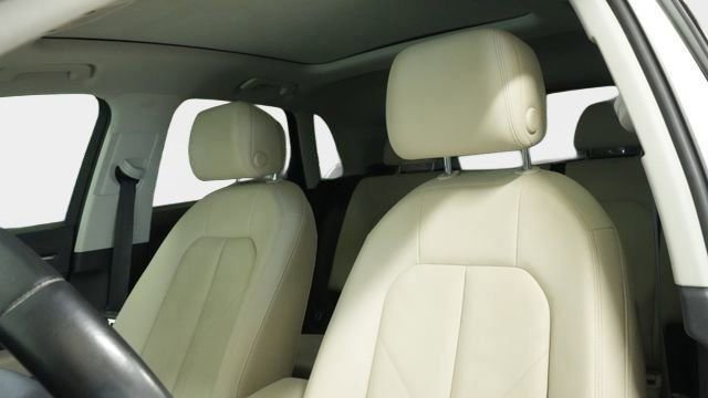 Used 2020 Audi Q3 2.0T Premium w/ Convenience Package image 16