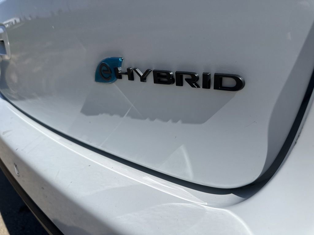 Used 2024 Chrysler Pacifica Select image 9