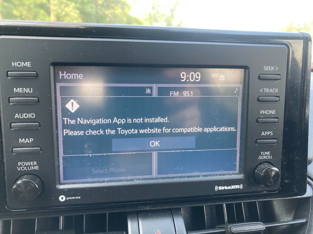 Used 2020 Toyota RAV4 LE image 22