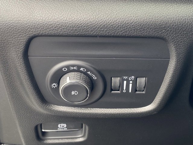 New 2025 Jeep Grand Cherokee Limited w/ Black Appearance Package image 25