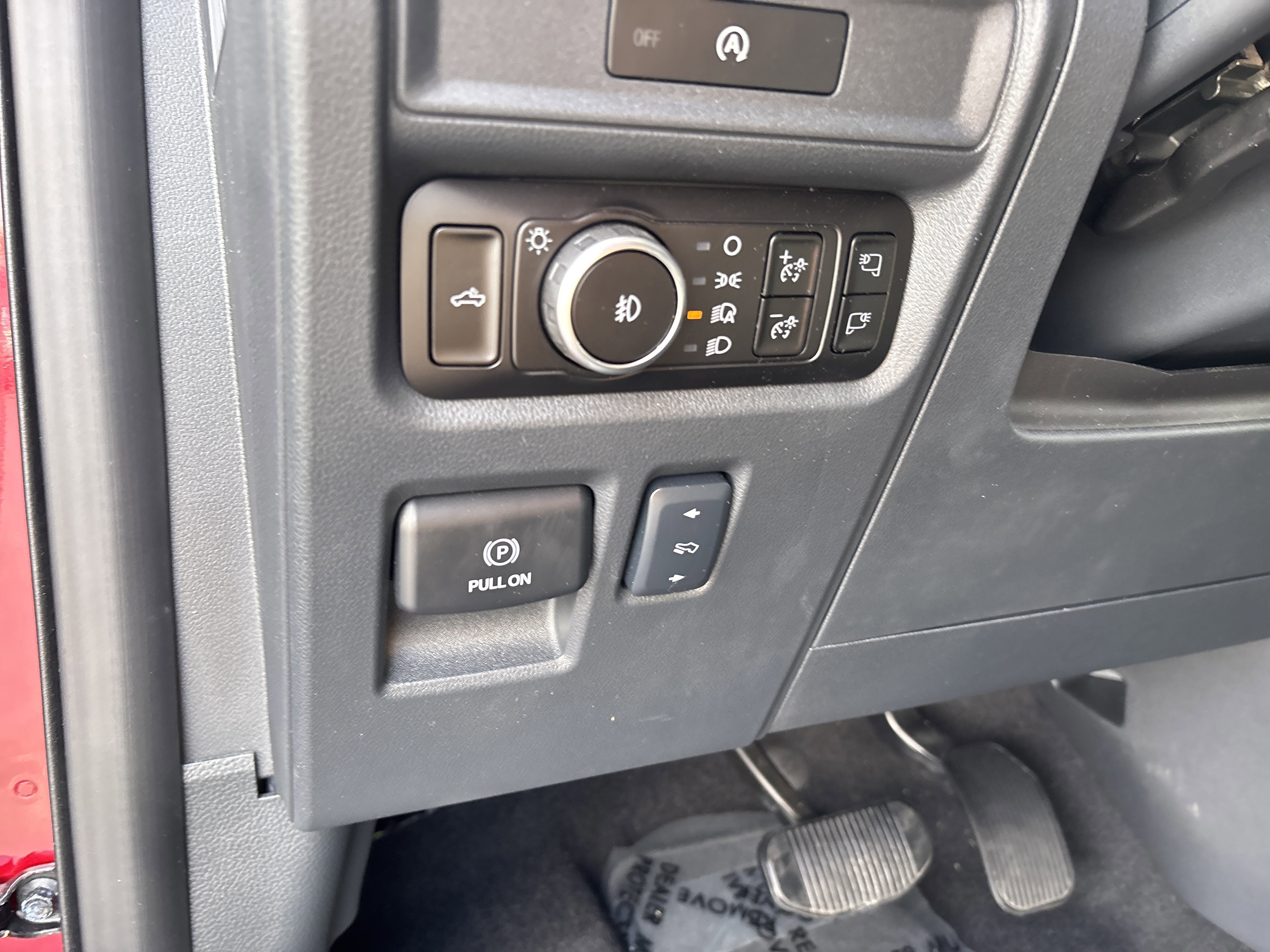 Used 2025 Ford F150 Lariat w/ Equipment Group 501A Mid AWD/4WD image 14