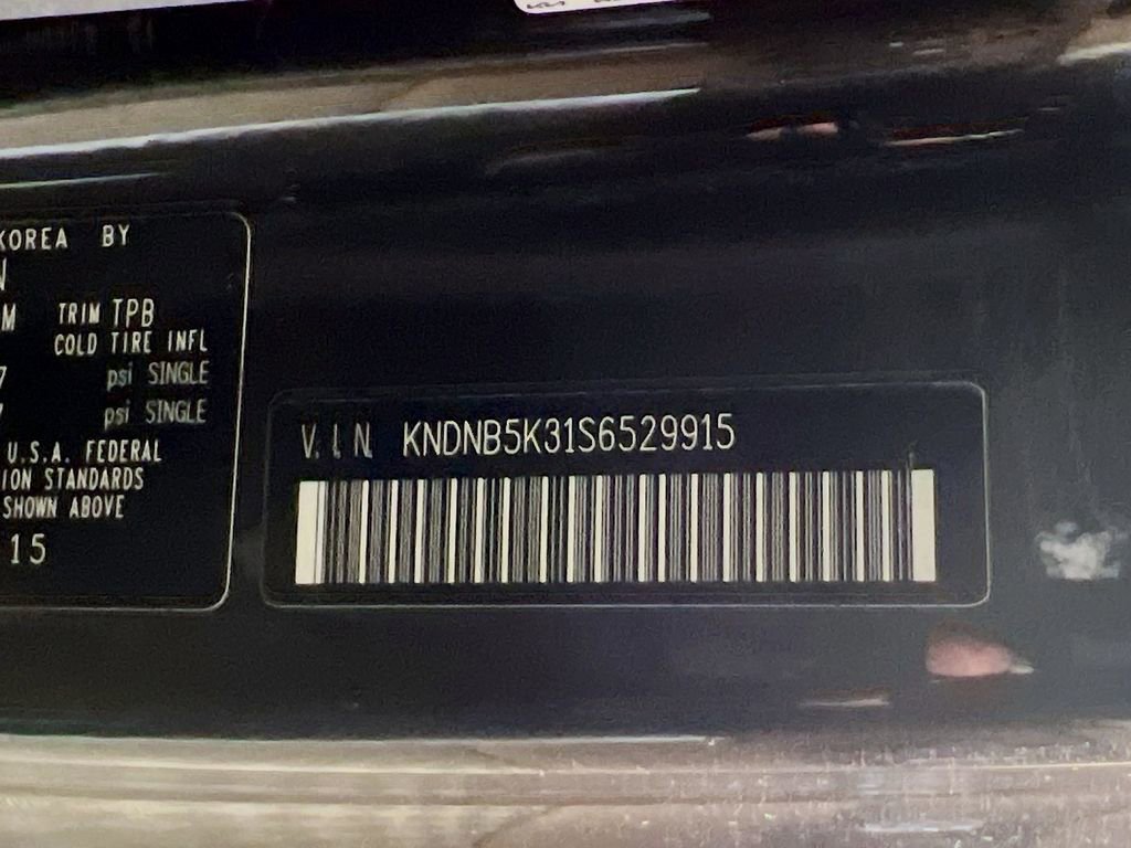 Used 2025 Kia Carnival FWD image 29