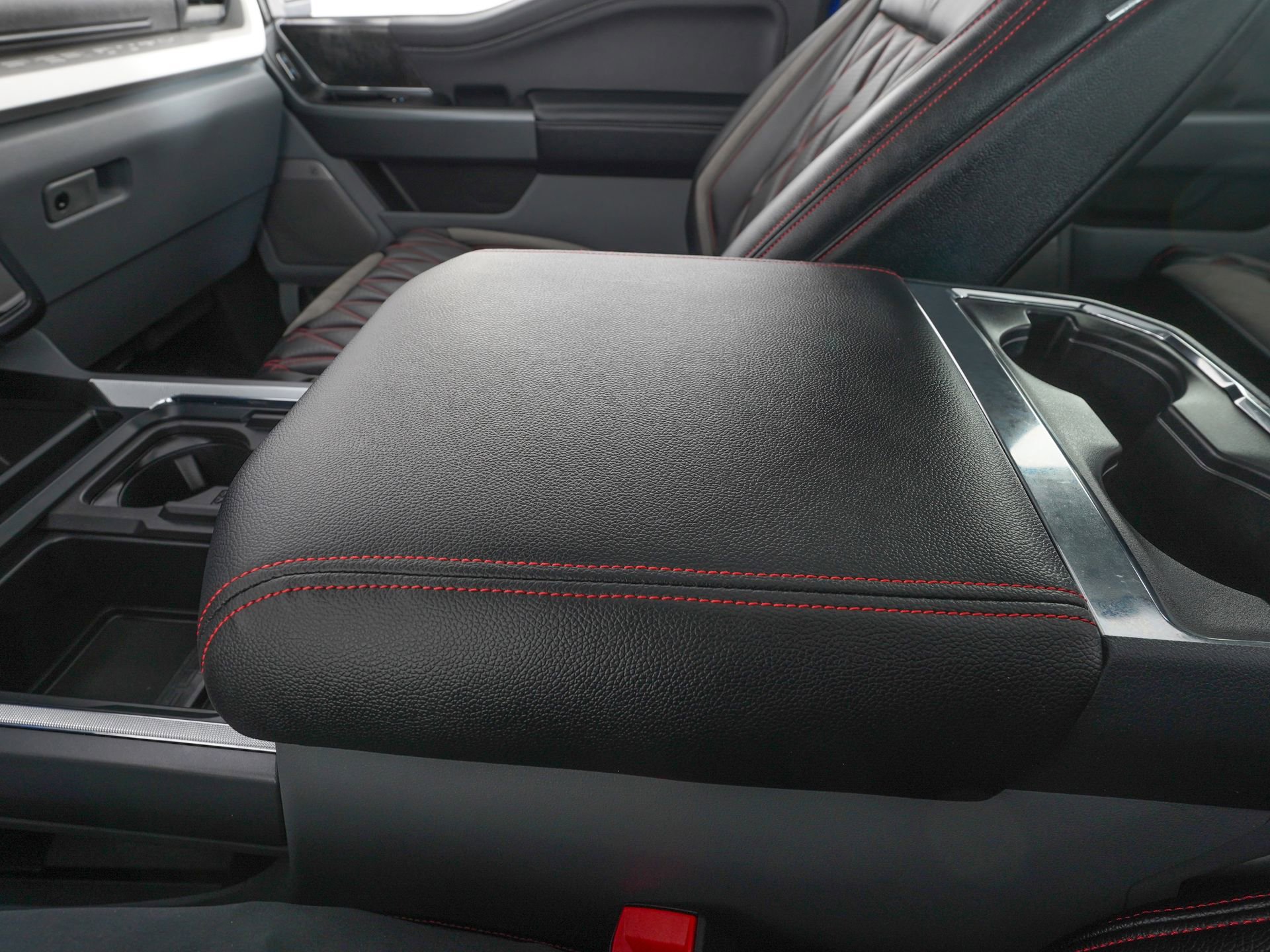 Used 2025 Ford F250 XLT w/ Black Appearance Package image 29