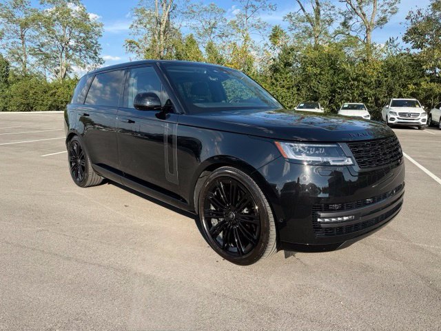 Used 2025 Land Rover Range Rover Long Wheelbase SE AWD/4WD image 4