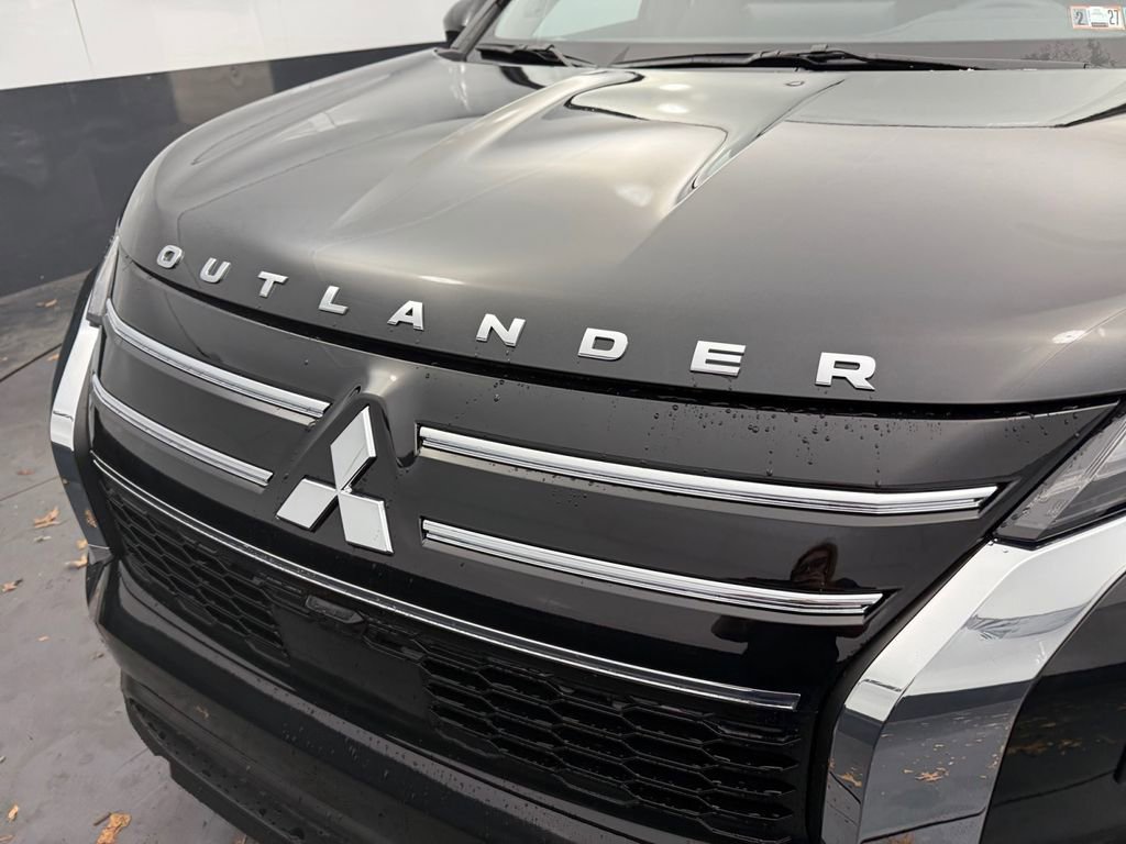 New 2026 Mitsubishi Outlander ES image 31