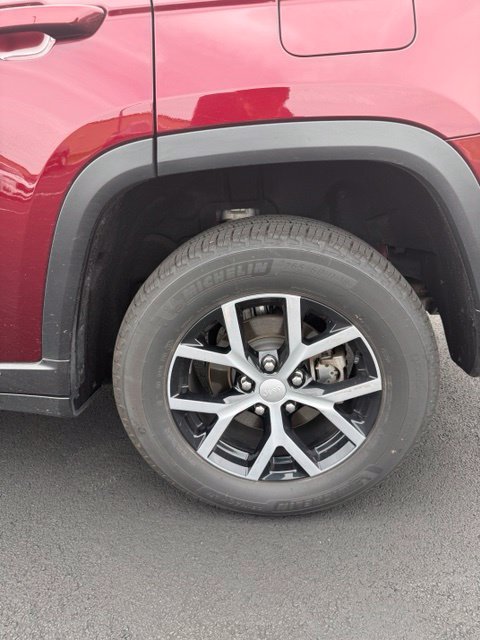 Used 2024 Jeep Grand Cherokee Limited w/ Trailer Tow Package AWD/4WD image 5