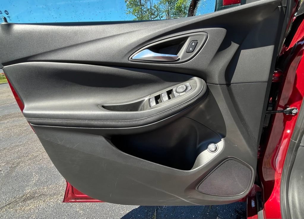 Certified 2023 Buick Encore GX Select w/ Sport Touring Package FWD image 9