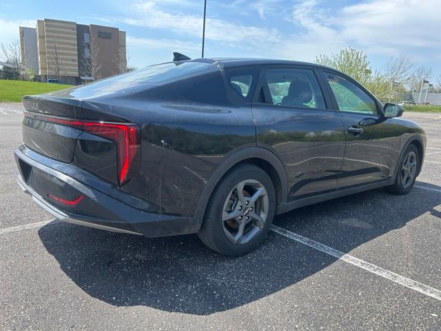 Used 2025 Kia K4 LXS FWD image 5