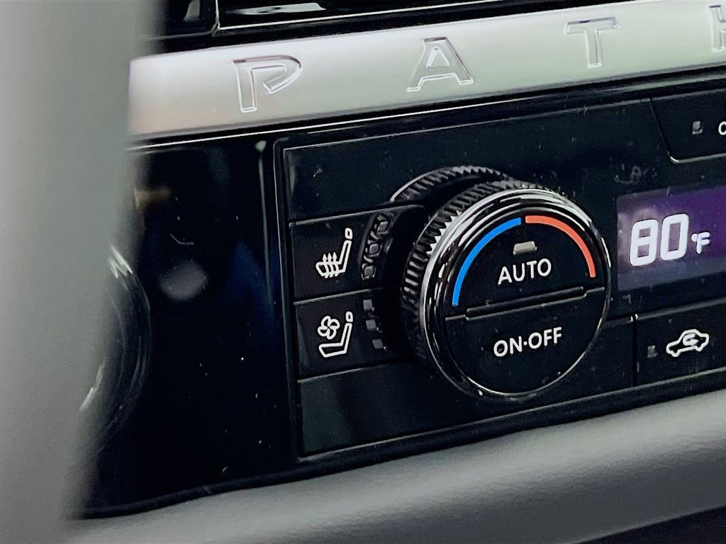 New 2026 Nissan Pathfinder Platinum image 17