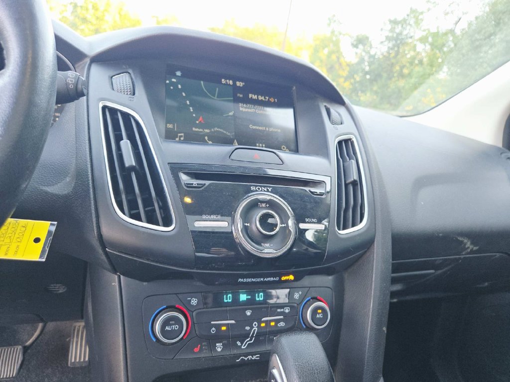 Used 2018 Ford Focus SEL w/ Cold Weather Package FWD image 16