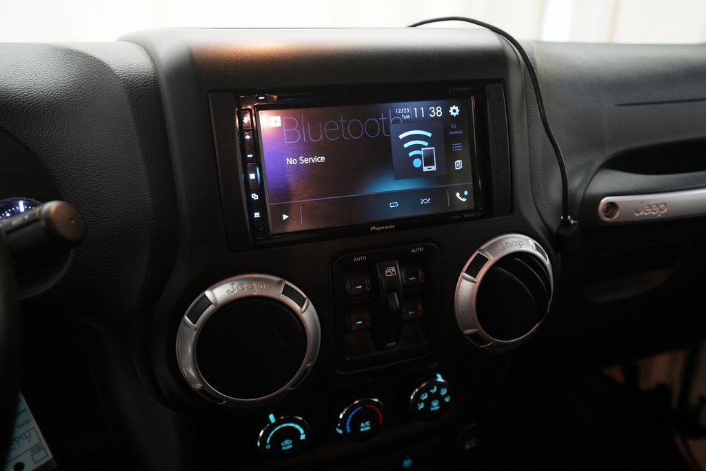 Used 2015 Jeep Wrangler Unlimited Sahara w/ Connectivity Group image 6