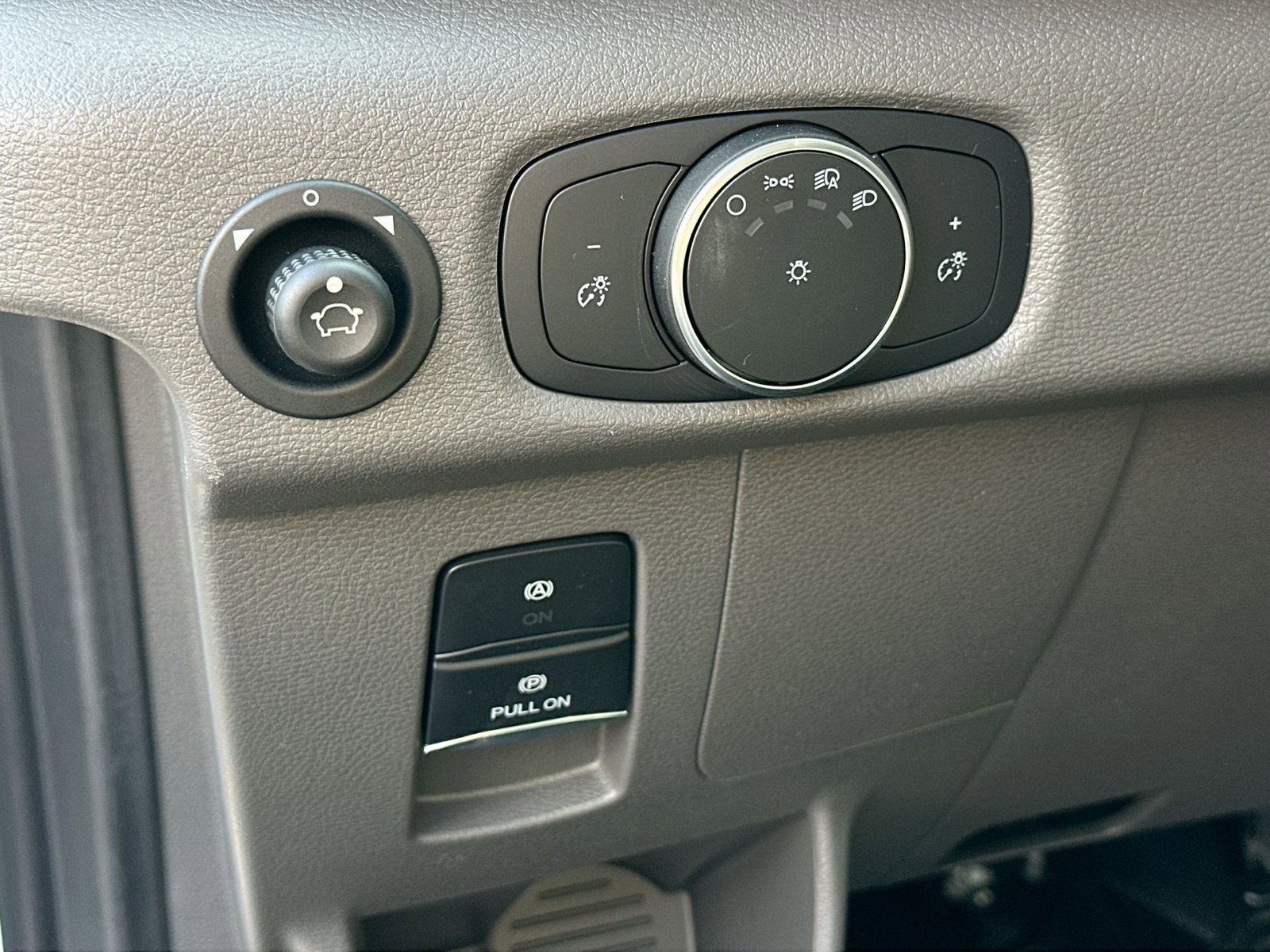 New 2026 Ford Transit 250 148 Medium Roof image 17