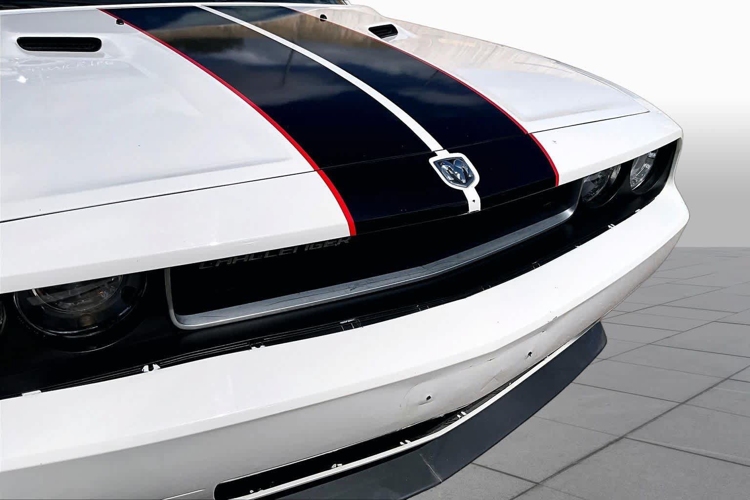 Used 2010 Dodge Challenger SE RWD image 30