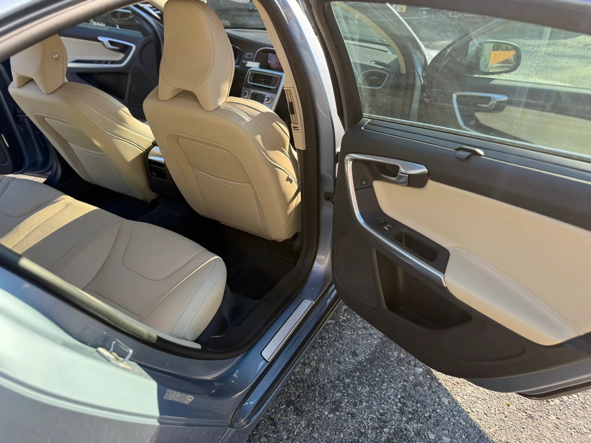 Used 2018 Volvo S60 T5 Inscription Platinum AWD/4WD image 19