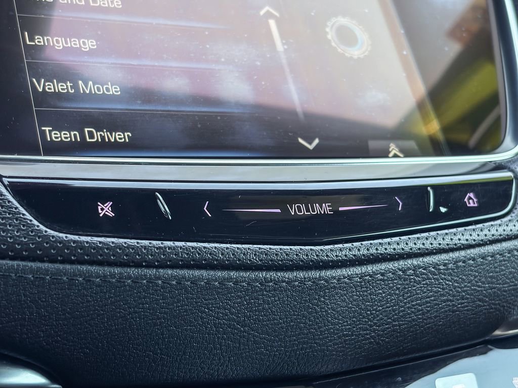 Used 2017 Cadillac XT5 Luxury w/ Driver Awareness Package image 28