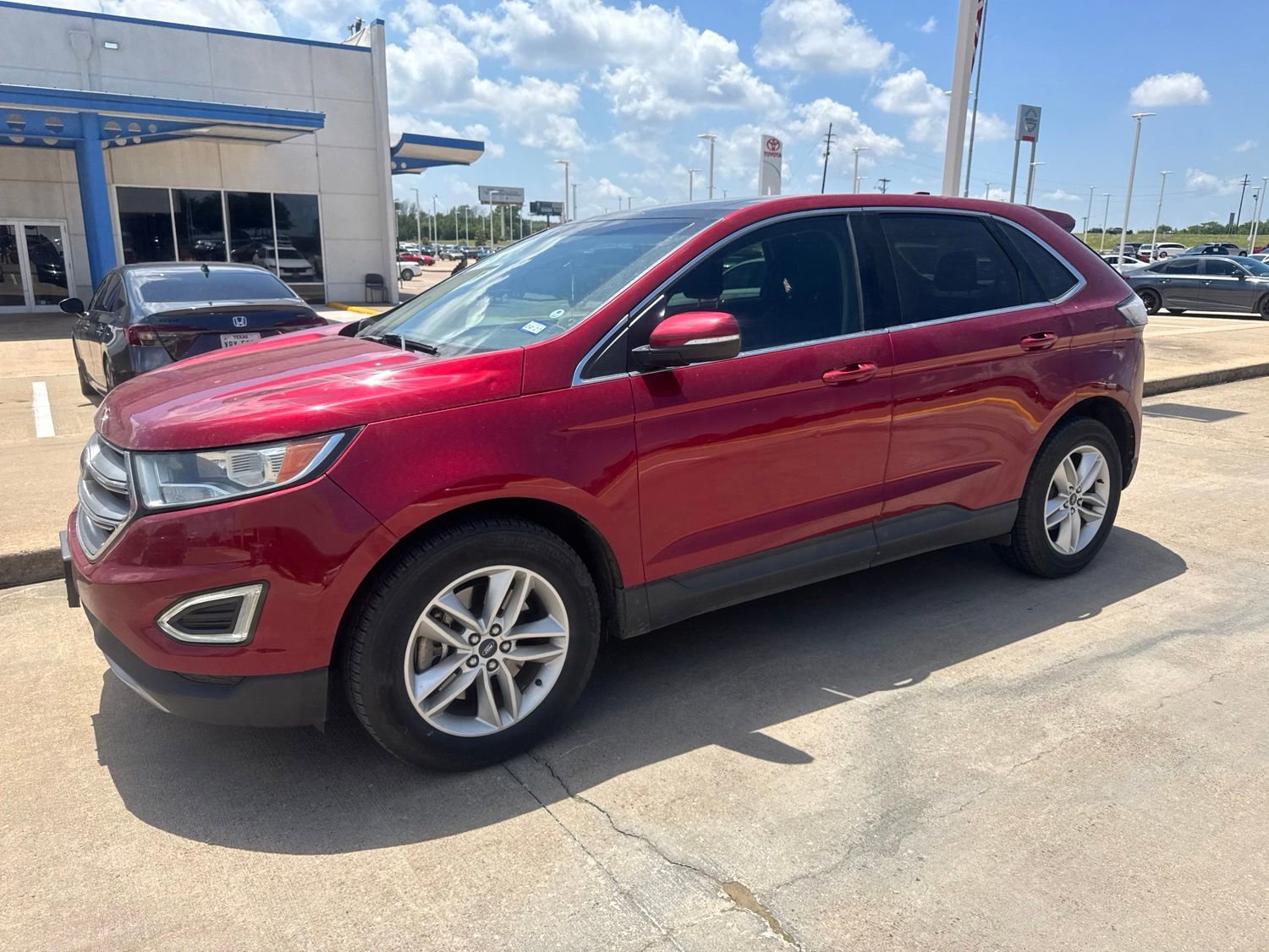 Used 2018 Ford Edge SEL w/ Equipment Group 201A AWD/4WD image 2