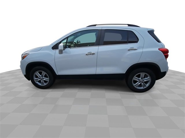 Used 2020 Chevrolet Trax LT w/ LT Convenience Package image 5