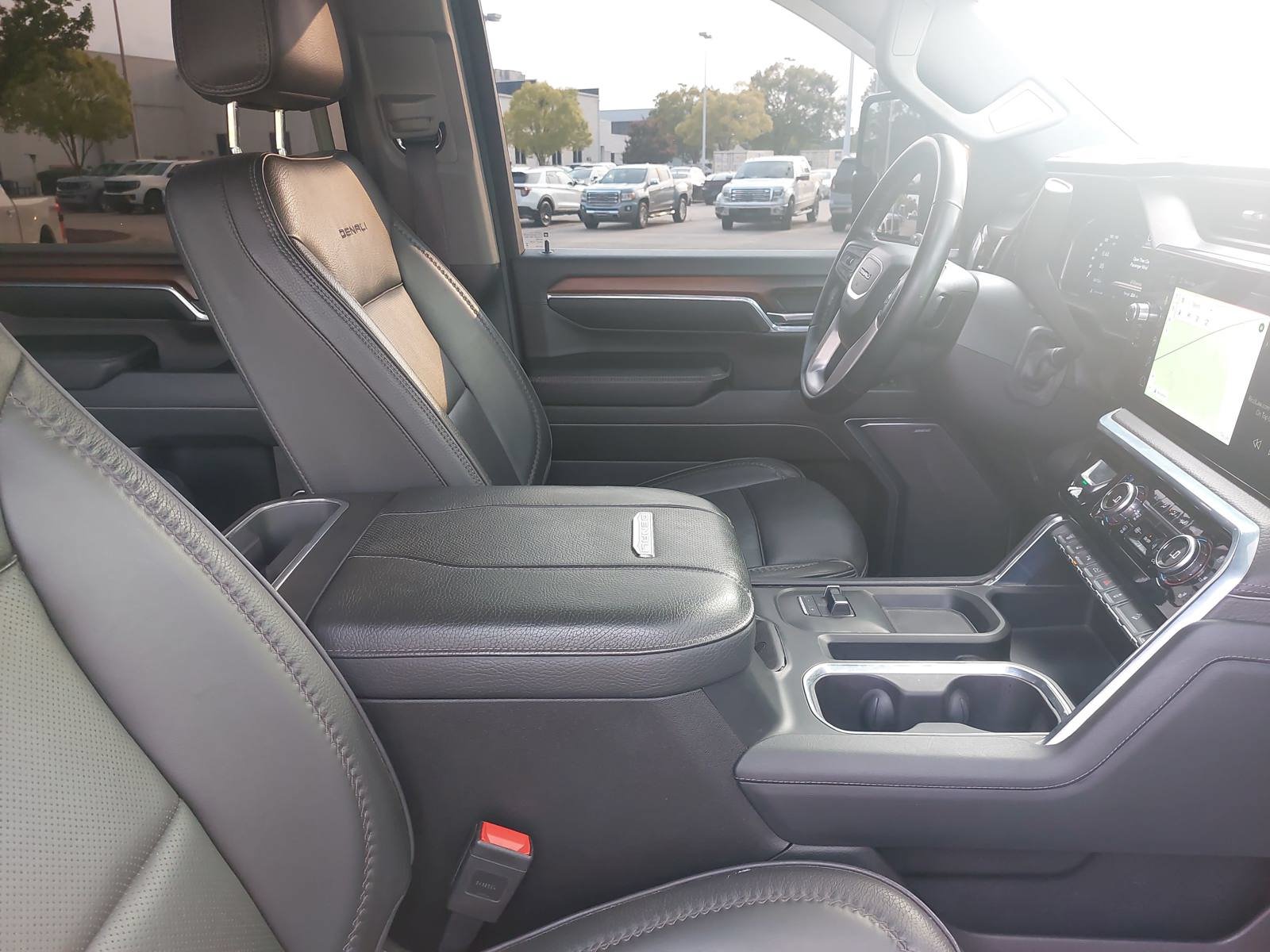 Used 2024 GMC Sierra 2500 Denali w/ Technology Package AWD/4WD image 10