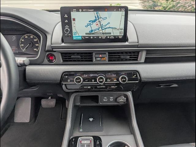 Used 2025 Honda Pilot Touring image 10